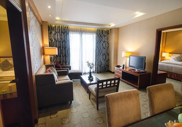 The Avenue Plaza Hotel Naga  Zewnętrze zdjęcie